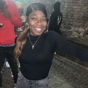 Meet your Posher, Nkia